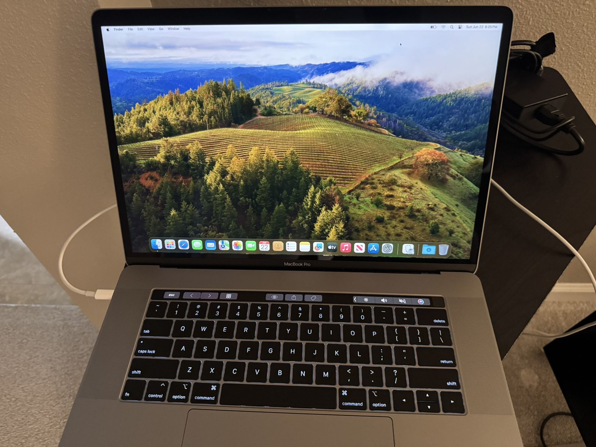 MacBook Pro 15” (2019) – i9, 16GB RAM, 512GB SSD – Barely Used Screen & Keyboard!