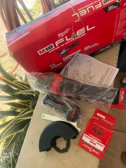 Milwaukee M18 FUEL 18V Lithium-Ion Brushless Cordless 4-1/2 in./5 in. Grinder w/Paddle Switch (Tool-Only)