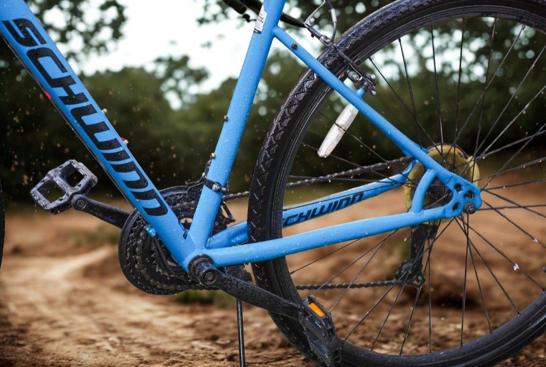 700c Wheels Schwinn 700c Copeland Men's Hybrid Bike Specs