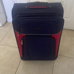Travel suitcase