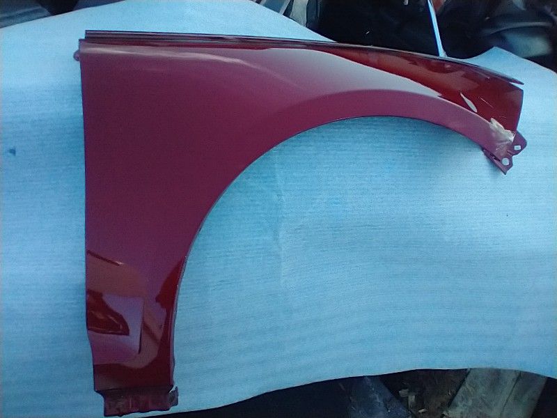 Passenger Side Fender For A New Model Ford Or Possibly Lincoln Having Identified It