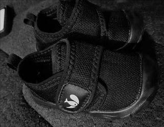 Toddler shoes Gently used