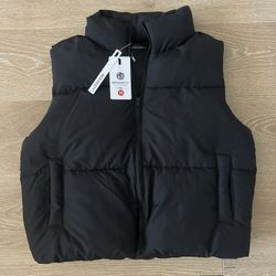 Women’s Amazon Merokeety Black Puffer Vest size medium
