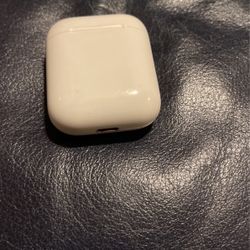 Apple Airpods In Excellent Condition 