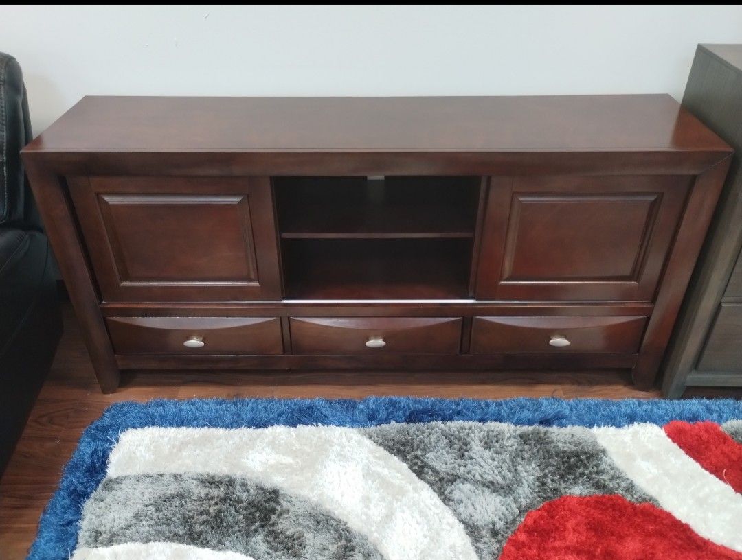 SOLID HARDWOOD EMILY MERLOT TV STAND!!! MATCHING BEDROOM SET AVAILABLE!!! JUST $50 DOWN AND 90 DAYS SAME AS CASH!!! DELIVERY TODAY!!!