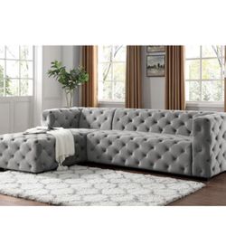 New Grey Sectional Couch ! Free Delivery 🚚 ! Financing Available !!