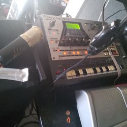 Roland Mc 307