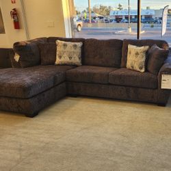 2pc Sectional with Chaise