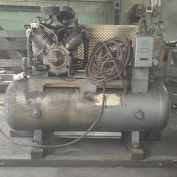 Champion TWO STAGE/ FOUR CYLINDER AIR COMPRESSOR