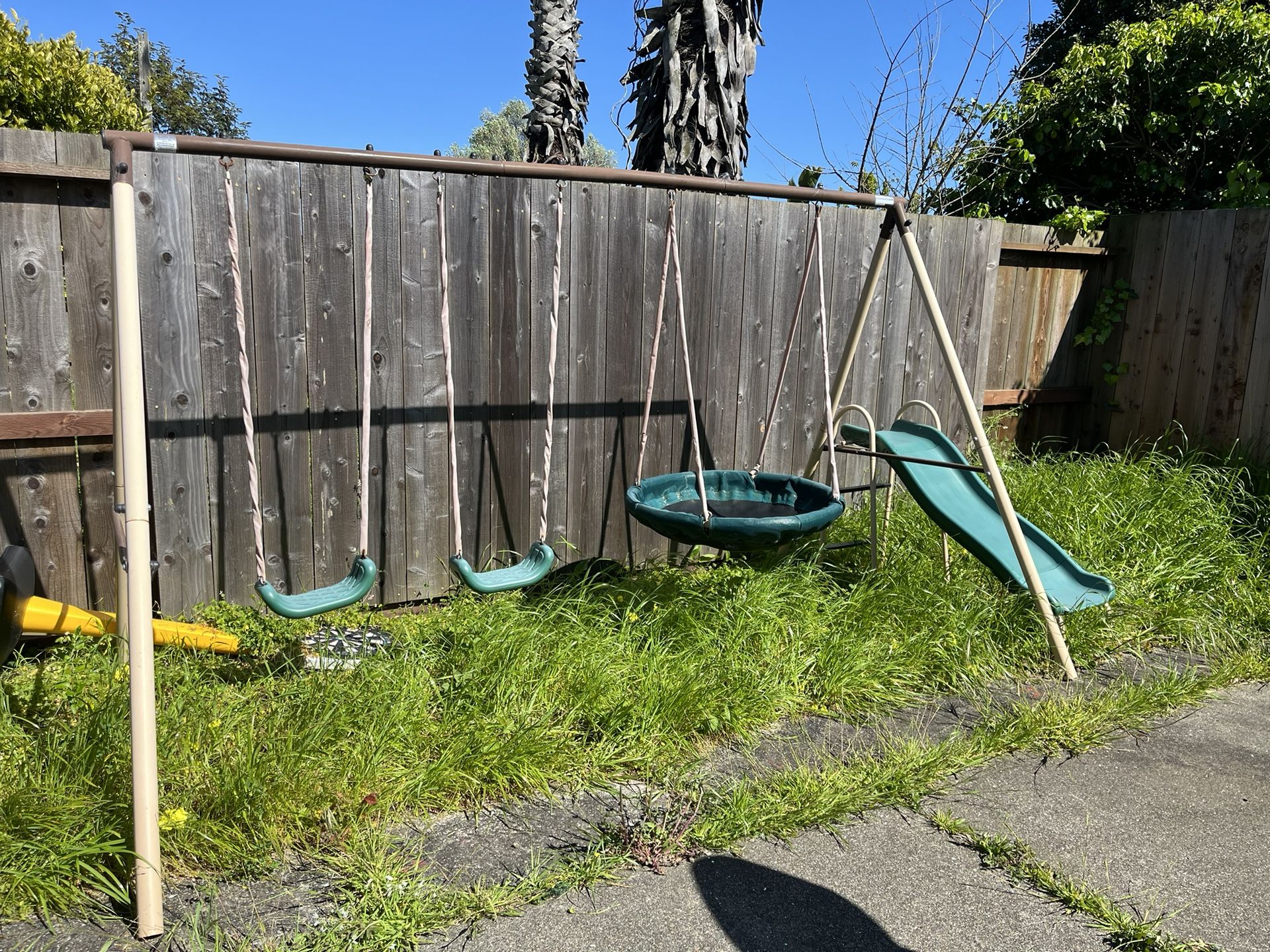 Free Kids Swing Set 