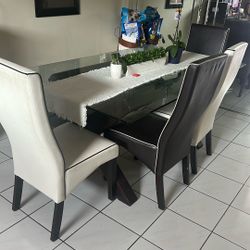Dining Table With Chairs/ Comedor