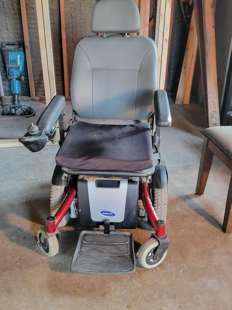 Vendo Silla Recargable Electrica En Buen Estado 350 Presio Fijo En Gustine Ca