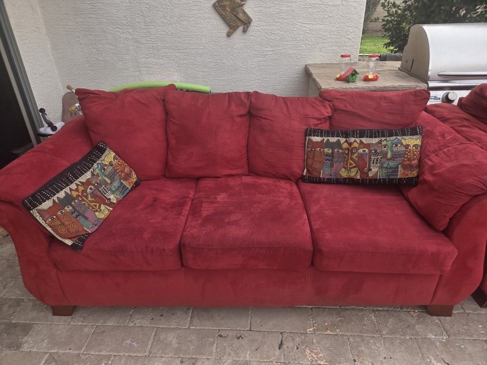 2 Red SOFAs