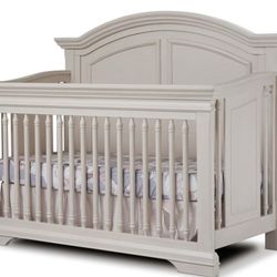 Sorelle Crib - Convertible 4 in 1
