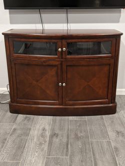 Beautiful Cherry Wood TV / Media Cabinet
