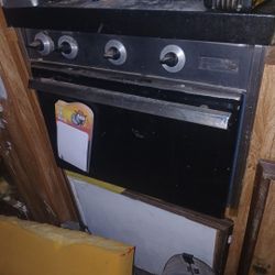 R.v Stove