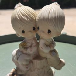 Precious Moments: Love One Another 