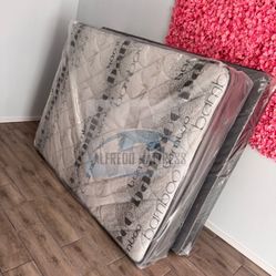 Queen mattress pillow top set with box spring (2pc - new) 