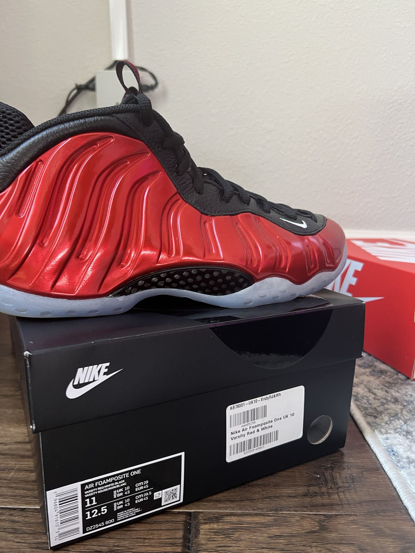 Nike Air Foamposite One Metallic Red . DS for Sale in Frisco