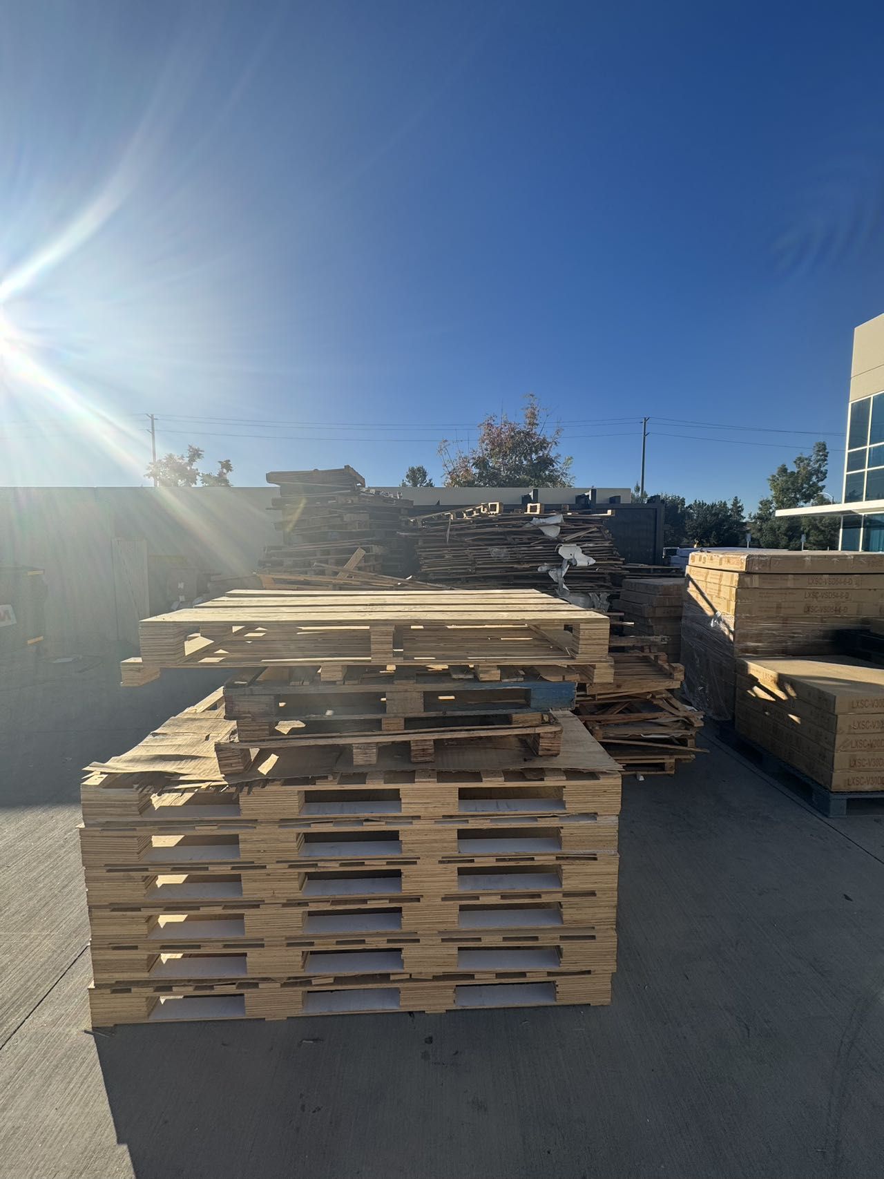 FREE WOOD PALLET for SAME DAY PICK UP!