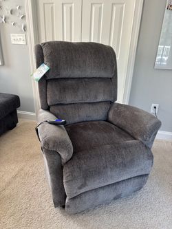 New!  Ultra Comfort Lift Recliner