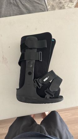 Form fit walker boot
