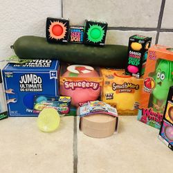 Viral Bundle Set filled with Needohs, Giant squishys and a Mystery DUMPLING.