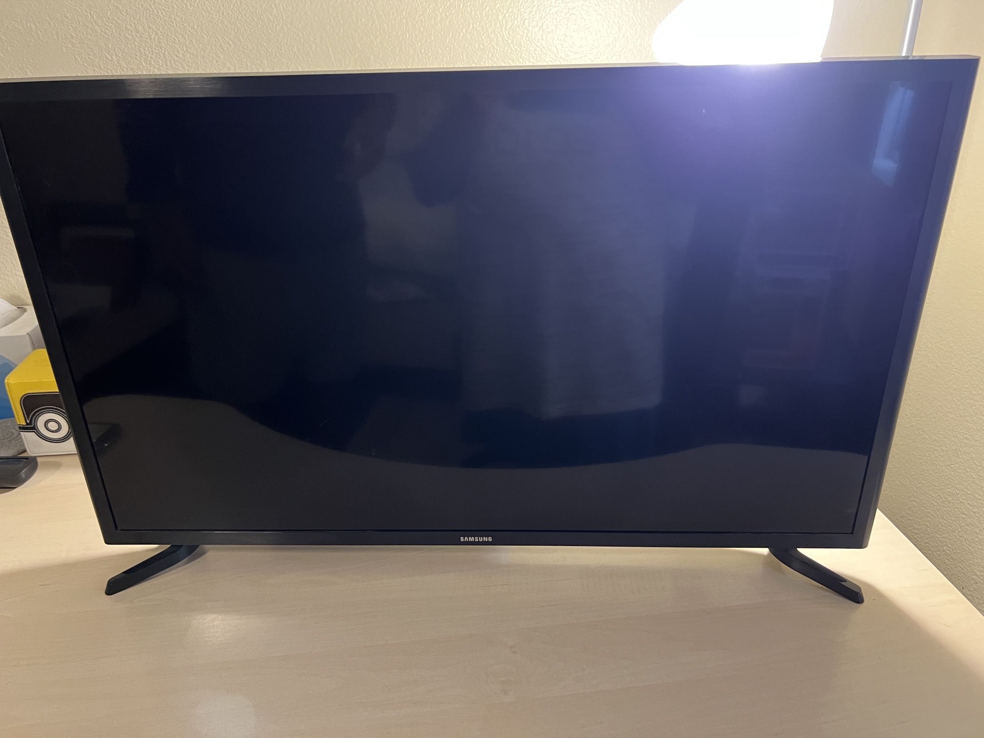 Samsung TV 32 Inches With Power Cable