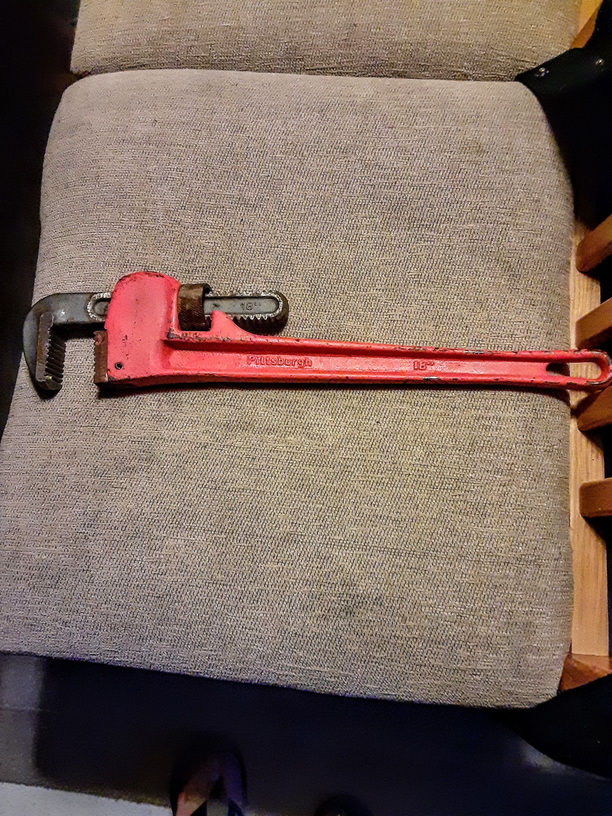 PITTSBURG 18" PIPE WRENCH