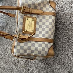 Louis Vuttion Purse 