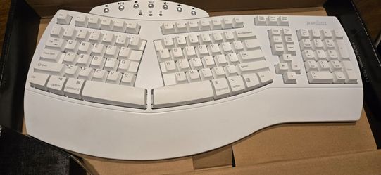 Perixx Periboard-612 Wireless Ergonomic USB Split Keyboard, US English Layout