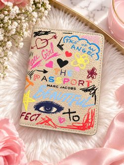 Marc Jacobs The Passport Graffiti Print Passport Holder – Multicolor
