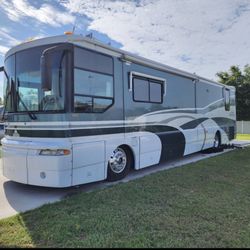 2000 Winnebago Ultimate Freedom