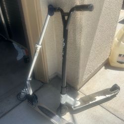 Razor Kick Scooters – Set of Two