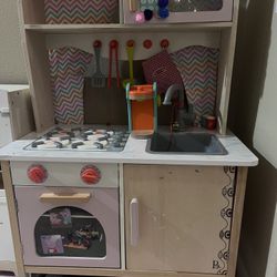Kids Kitchen And Refrigerator 