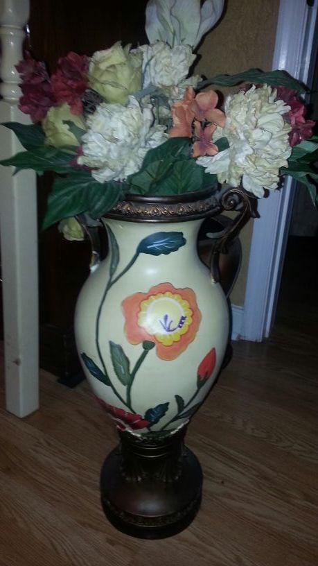 Beautiful tall ceramic floral vase flowers set