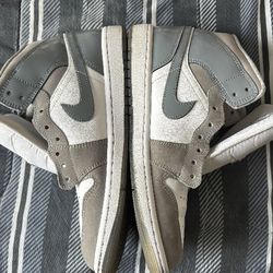 Jordan 1 Mid SE Cool Grey