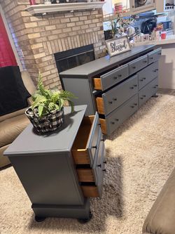 ✨✨GORGEOUS GRAY LONG 7 DRAWER DRESSER WITH MATCHING NIGHTSTAND ✨✨