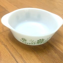 VINTAGE GLASS BAKE  / 1 1/2 QUART DISH 