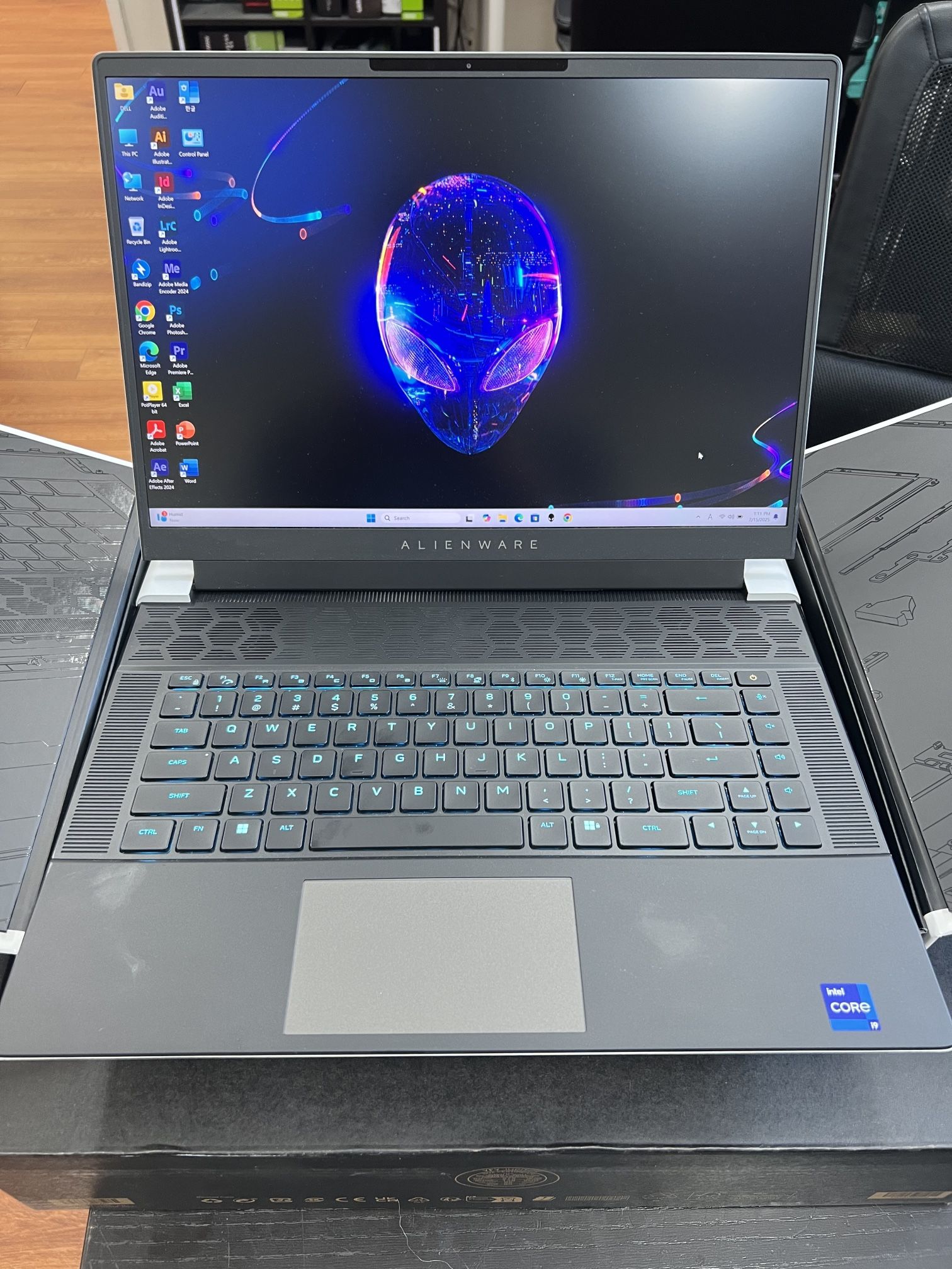 New Alienware M16 Gaming Laptop 16 inch