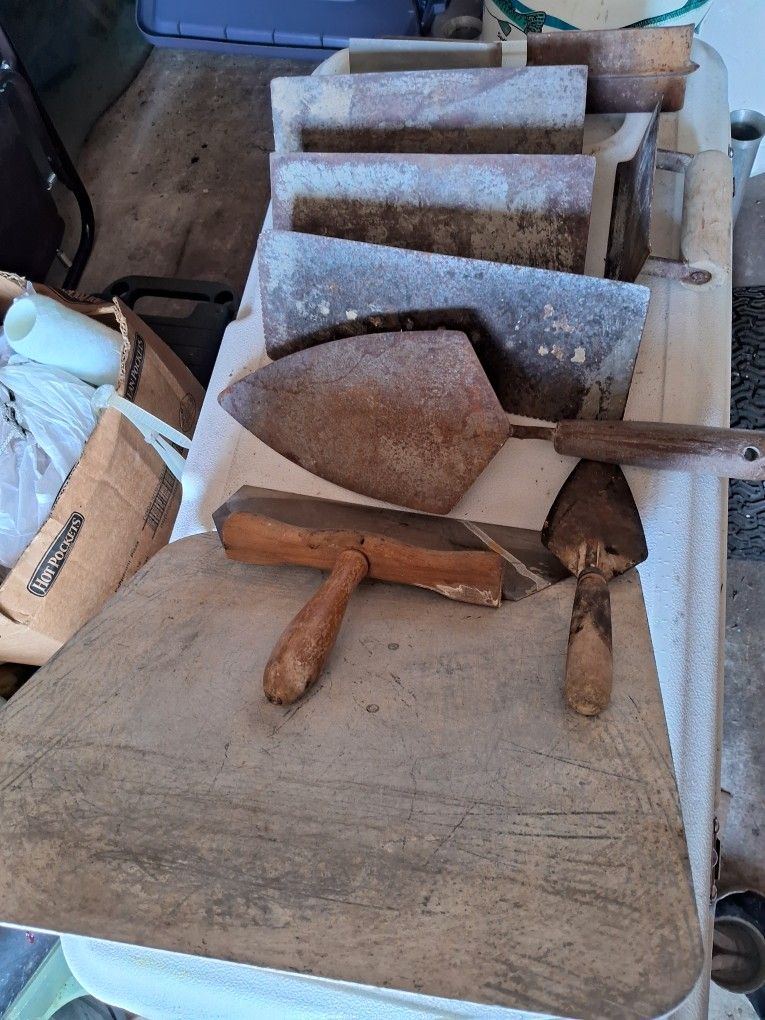 10 Pieces Of Mason Tools