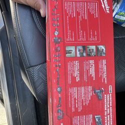 MILWAUKEE M18 18V LITHIUN-ION CORDLESS BRUSHLESS OSCILLANTING MULTI-TOOL  (TOOL ONLY)