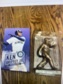 Ken Griffey Junior bronze replica statue, Mariners S GA anniversary for 4/14/17