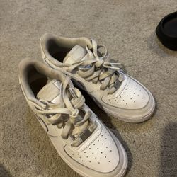 Size 6 Youth Air Force Ones 