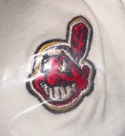 CLEVELAND INDIANS Women’s Size LARGE Short Sleeve T-Shirt with the ORIGINAL Smiling Indian Brave Logo