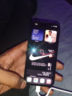 iPhone 15 Pro (UNLOCKED)