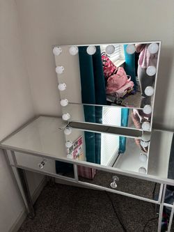 Mirrored vanity