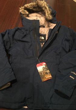 New The North Face winter jacket for girls size medium