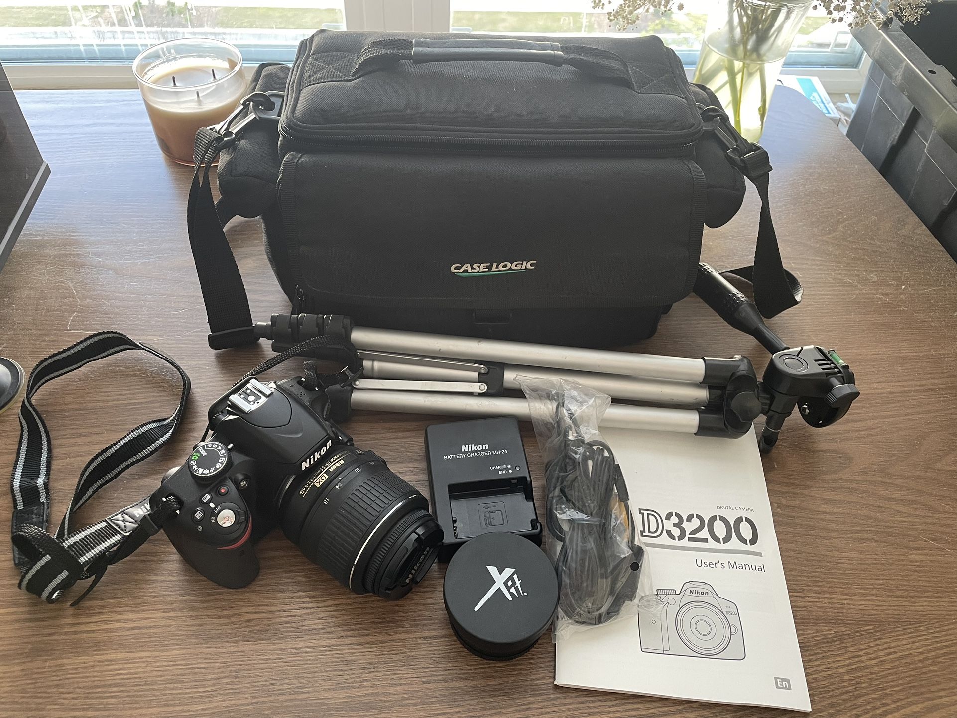 Nikon D3200 with extras and LOW shutter count