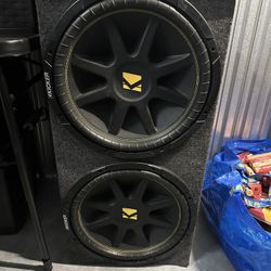 Kicker 15” Subwoofers And Box 